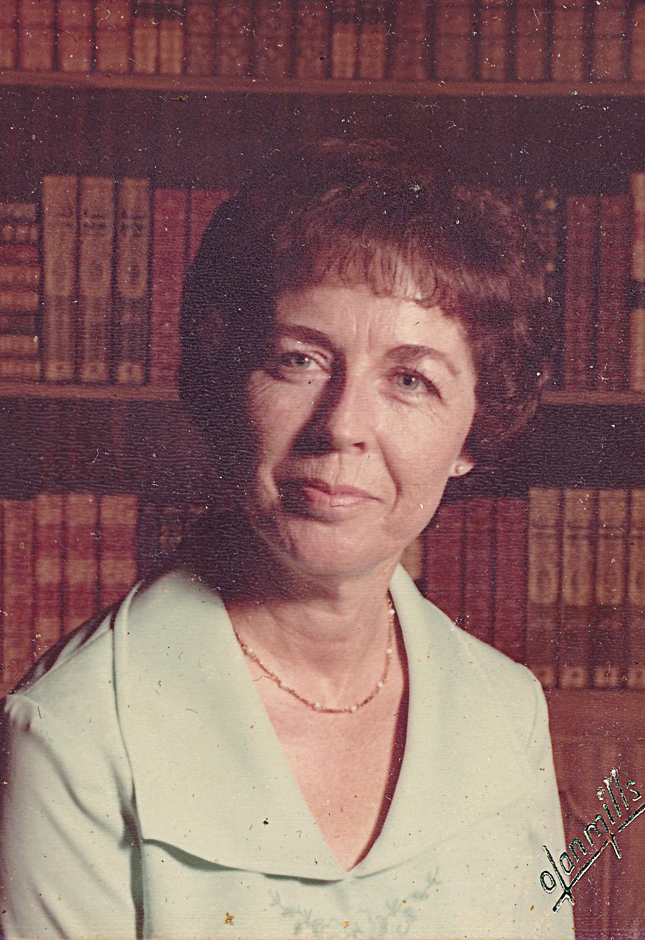 Elva Alewine