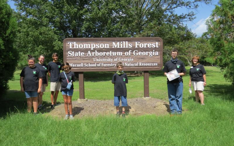 Photo submitted Pictured from left to right are 4-H competitors Emma Shiflet, coach Ruth Daniel, Ben Tellano, Ashleigh Jones, Alex McBride, Kaleb Waddell and coach AnnaMarie Harrison.