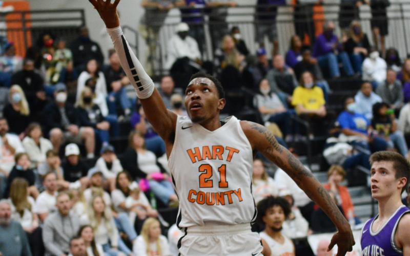 Shone “Spudd” Webb puts up a layup against Cherokee Bluff