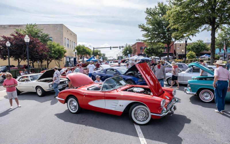 Bill Powell/The Hartwell Sun - Crowd shot from a busy Cars &amp; Cars festival held Saturday in Hartwell.
