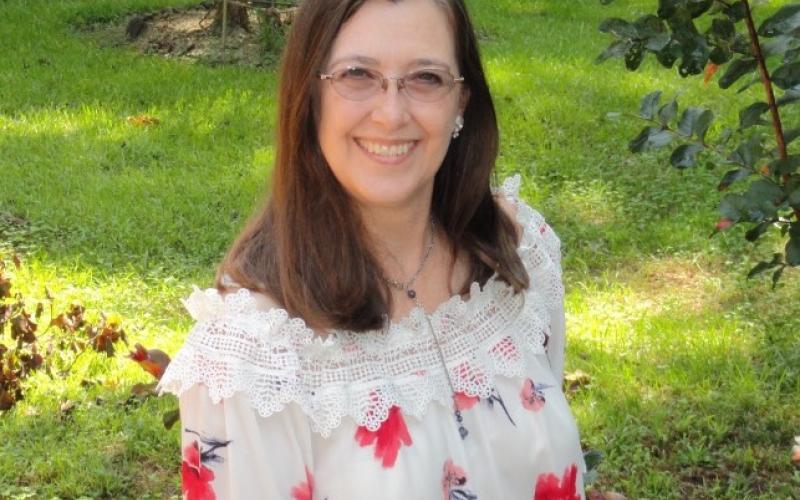 Hartwell author Darlene Nixon