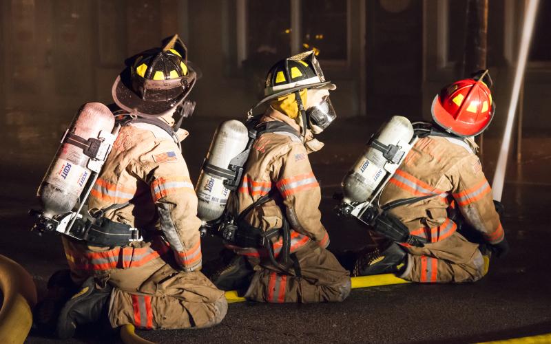 Hart County firefighters respond to fire in downtown Hartwell in 2013.
