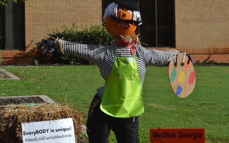 A scarecrow in front of the Hart County Courthouse.