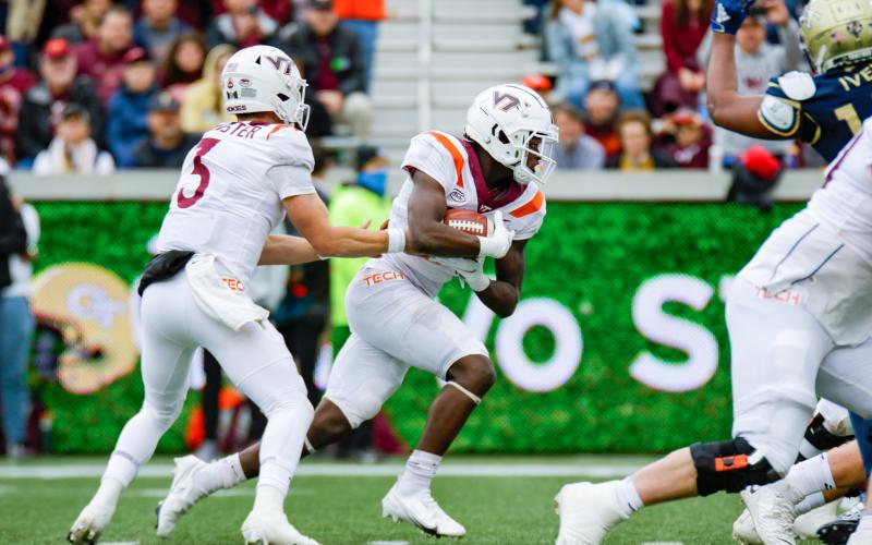 Malachi Thomas takes a hand off against Georgia Tech on Saturday, Oct. 30.