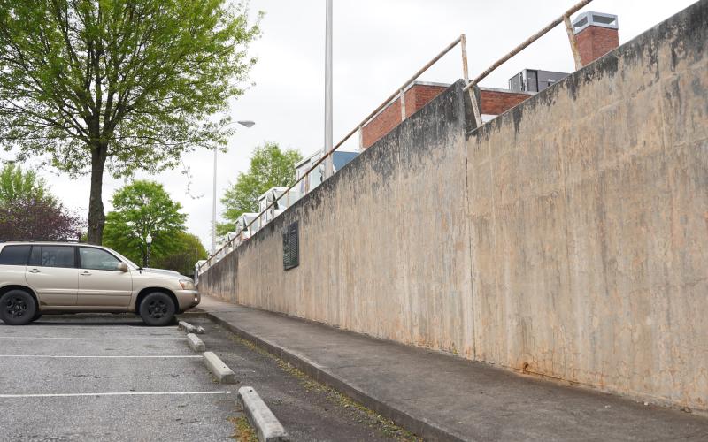 The approved mural is set to be painted on the wall of the MLK Parking lot, a city owned lot next to the post office. The mural will be completed as a part of the University of Georgia’s Color the World Bright project. The parking lot currently features a marker honoring Martin Luther King Jr.