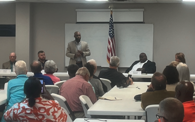 Candidates address citizens at the Hart County Chamber forum