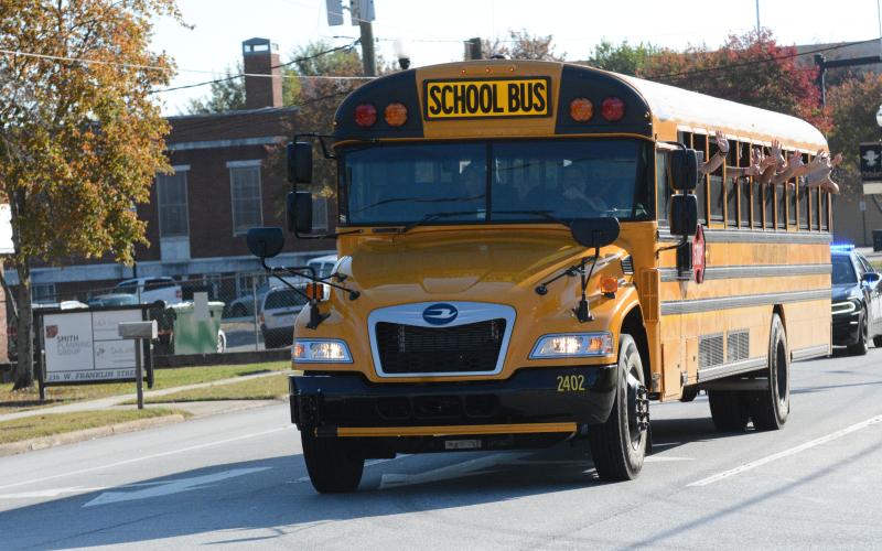 Fans lined up West Franklin Street on Oct. 28 to send off the Volley Dogs to the final four in style.