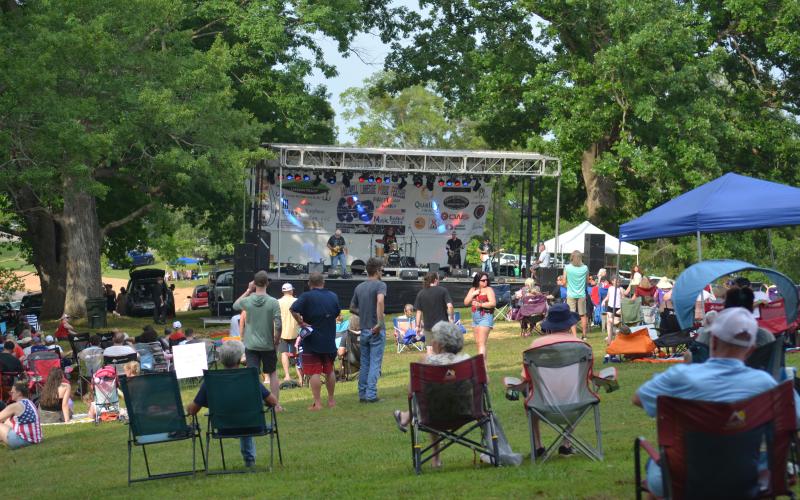 Hartwell’s Lakeside Music Festival was a party with a purpose to save the lives of shelter animals.