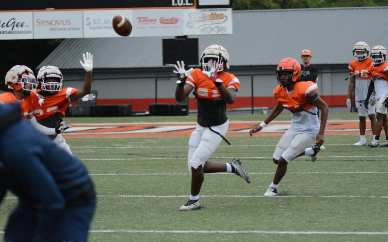Rising senior wide receiver Pearce Mewborn and rising senior tight end Isaac Durrett (pictured) complete the catch during the Dogs’ seventh spring practice on Monday, May 13 inside Herndon Stadium.