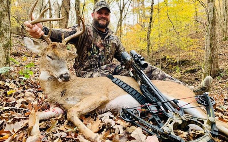 Archery deer hunting season will open to Hart County residents this weekend.