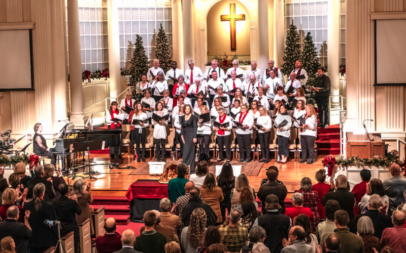 Hartwell Community Chorus director Cara Lee Smith thanks the standing room only crowd during the choir’s annual Christmas concert at Hartwell First Baptist Church Dec. 15