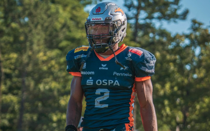 Former Hart County and current Rostock Griffins defensive back Dante Anderson, signs a one-year extension.