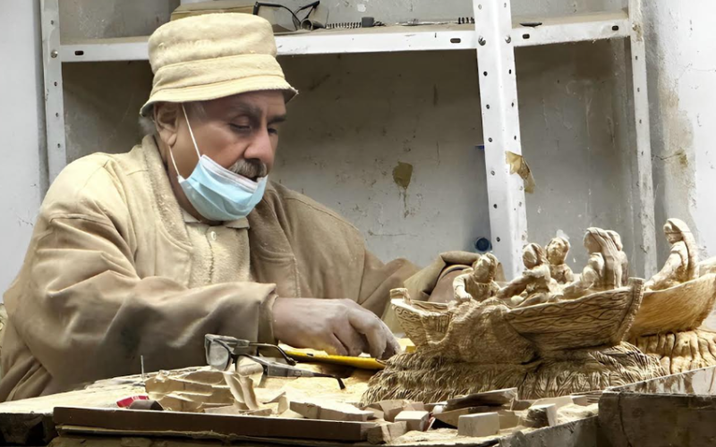 Nativity scenes, along with other hand-carved olive wood carvings, jewelry and other items from the Holy Land’s Nissan Brothers will be available at the Hartwell Art Center Saturday and Sunday. Hartwell First Methodist Church is sponsoring the event. (Photo/Kristi Zemaitis)