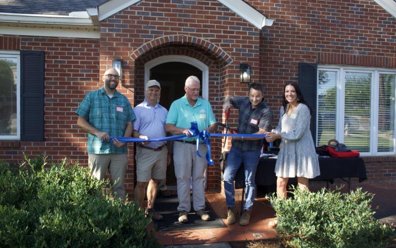 The Hart County Chamber of Commerce held a ribbon cutting ceremony for Co-work on the Square May 6. (Photo submitted by Hart County Chamber of Commerce)