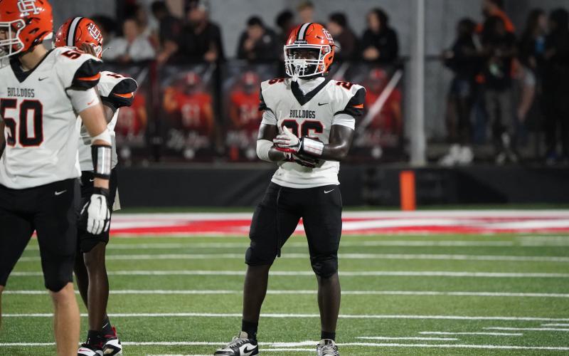 Sophomore running back Zeebo Harper who rushed for 62 yards and a touchdown. (Photo by Ric Williams)