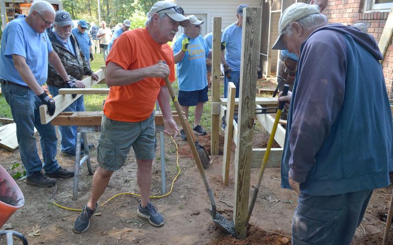 Hart County Golden K, Inc. completed its 900th outdoor ramp Tuesday. The organization has been providing free, ADA-compliant ramps to those in need for nearly 30 years. (Photo by Adriana Cascio)