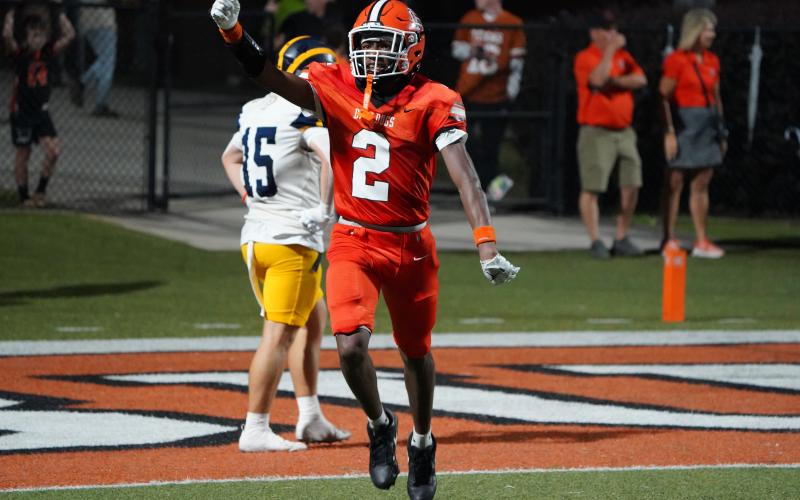 Football’s senior receiver and defensive back Zaylen Shealer earns Athlete of the Week. (Photo by Ric Williams)
