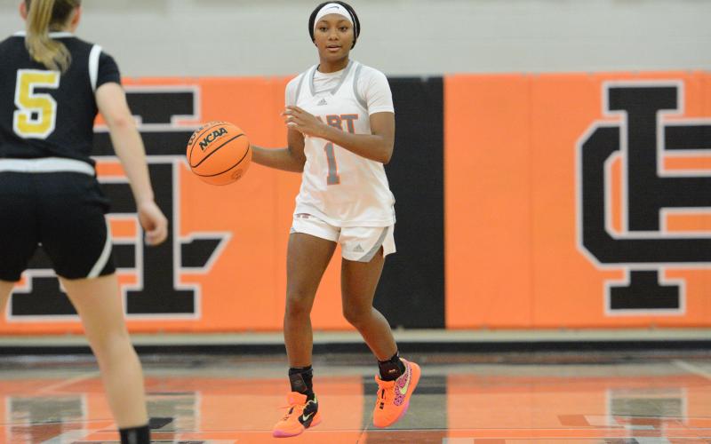 The Lady Dogs’ junior guard Jaycee Wiley earns Athlete of the Week. Photo by Benjamin London.