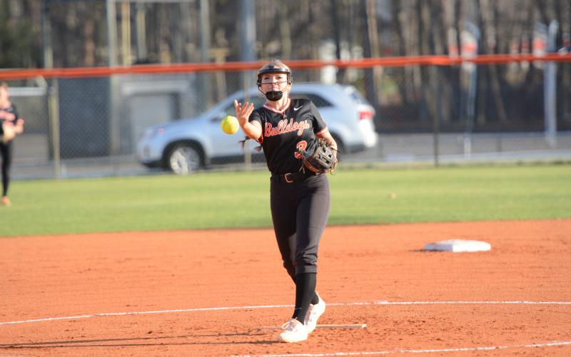 Slow-pitch softball’s junior pitcher Carly Dutton earns Athlete of the Week. Photo by Benjamin London.