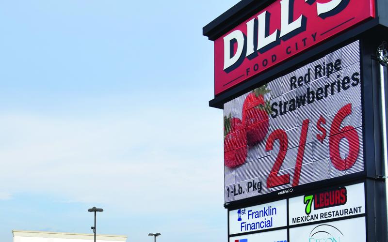 Dill's Food City's location in Lavonia and former location in Royston, will become a Food Lion, the Dilworth family and Food Lion announced last week. Photo by Shane Scoggins, Franklin County Citizen Leader.