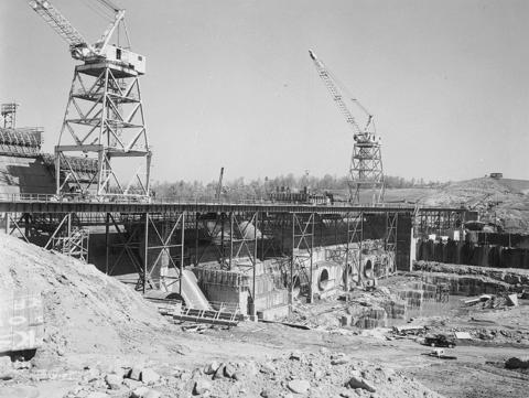 The Hartwell Dam as it was under construction in 1959.