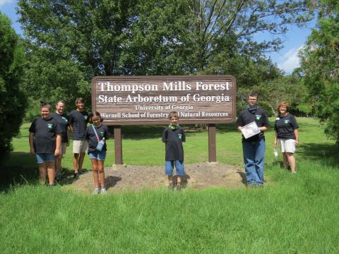 Photo submitted Pictured from left to right are 4-H competitors Emma Shiflet, coach Ruth Daniel, Ben Tellano, Ashleigh Jones, Alex McBride, Kaleb Waddell and coach AnnaMarie Harrison.