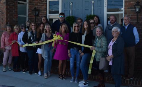 Sunshot by Drew Dotson - Winnie J’s Boutique held a ribbon-cutting ceremony on Thursday, April 1 to mark the opening of their new location on Depot Street in Hartwell. 