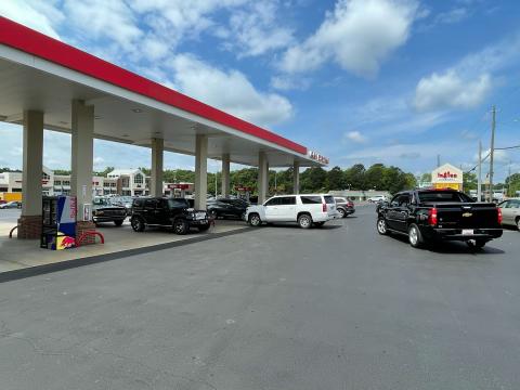 Drew Dotson/The Hartwell Sun - Drivers swarmed to Ingles in Hartwell Tuesday afternoon when the gas station restocked on gasoline, which they had run out of earlier in the day.