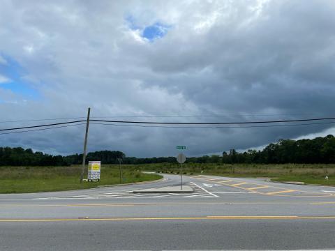 Oakview Crossing was orginally planned for the large 46-53-acre location seen above between Walmart and Ingles in Hartwell.
