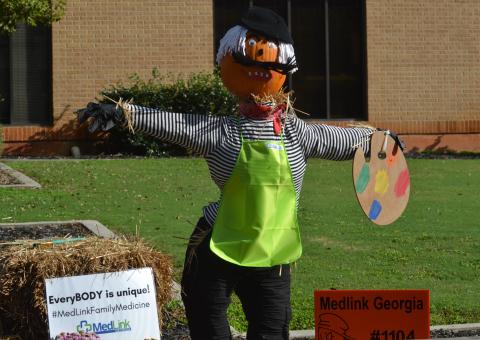 A scarecrow in front of the Hart County Courthouse.