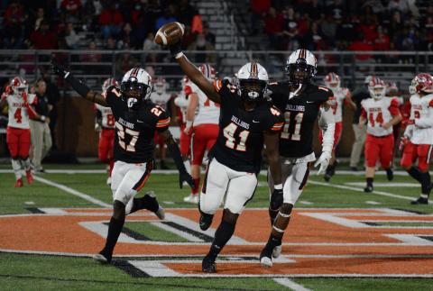 Drew Dotson/ The Hartwell Sun-Jay Merritt (41) recovers the fumble on Stephens’ first drive of the game and Josh Jones (27) and Keith Curry (11) follow behind in V-formation.