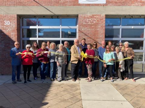 Photo submitted Members of the Hart County Chamber of Commerce and Hartwell Main Street welcome The Farmer’s Daughter eatery to town. 