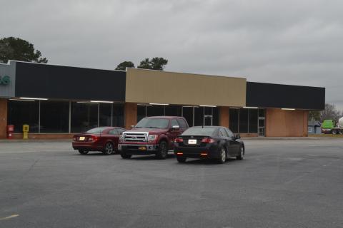 The unit at Bell’s shopping center in Hartwell that will likely soon be home to an Ace Hardware. 
