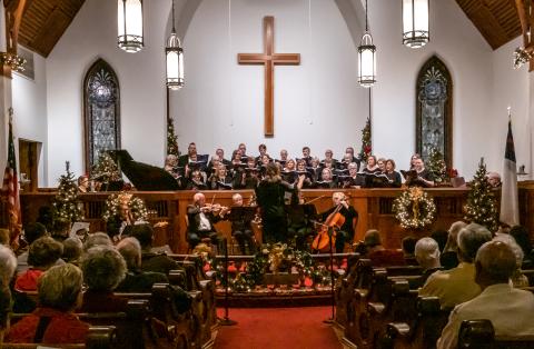The Hartwell First United Methodist Church Chancel Choir and Orchestra captivates concert goers on Sunday evening, Dec. 5 with its show, “Christmas Changes Everything.” 