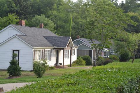 Houses along Alford Street in downtown Hartwell.   