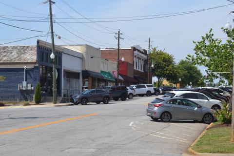 S Forest Street in downtown Hartwell.  