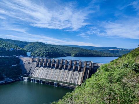 The Hartwell Dam at full capacity in mid summer.