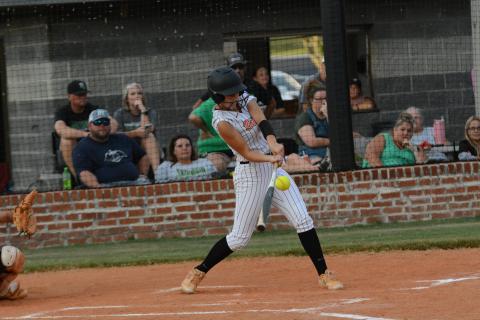 Junior outfielder Emma Faust goes 6-12 from the plate in the past three games for Hart.