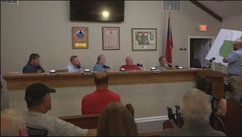 Surveyor Aaron Blomberg discusses zoning ordinances at the Hart County BOC meeting 