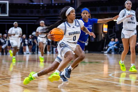 Sophomore guard Torrion Starks had a season high night scoring 14 points and dished out six assists versus Hampton.