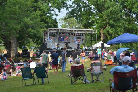 Hartwell’s Lakeside Music Festival was a party with a purpose to save the lives of shelter animals.