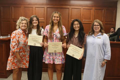 Hart County High School’s stellar performers pictured above (from left to right): Superintendent Jennifer Carter, Bella Chitwood, Dakota Phillips, Catherine Nguyen, and Board Chair Kim Pierce. 