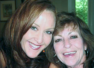 Mary Hinson (right) and her daughter Libby Wilson. Hinson, will close her restaurant Mary’s Kitchen on Aug. 16.
