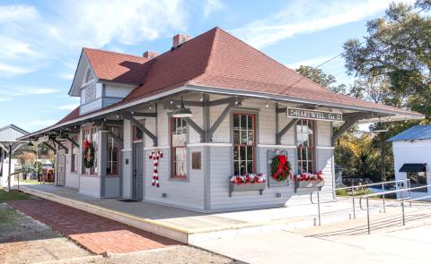 The Depot on Railroad St., home to the Hartwell Service League’s fifth annual Parade of Trees, was decorated for the holidays ahead of the event this past weekend. 