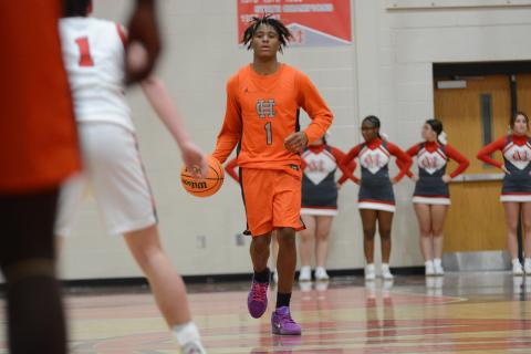 Sophmore guard Kurston Curry posted 39 points, eight rebounds, eight assists, and six steals in the past two games to elevate Hart to a 58-43 win over Oglethorpe and 68-55 win over M.L. King at the Pro Elevation Thanksgiving Classic at Duluth High School.
