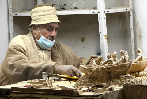Nativity scenes, along with other hand-carved olive wood carvings, jewelry and other items from the Holy Land’s Nissan Brothers will be available at the Hartwell Art Center Saturday and Sunday. Hartwell First Methodist Church is sponsoring the event. (Photo/Kristi Zemaitis)