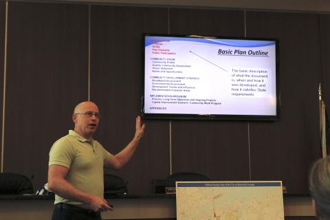 Adam Hazell, Georgia Mountains Regional Commission planning director, discusses the basics of a comprehensive plan during the public hearing Tuesday. A second public input session will be held May 20 at 6 p.m. at city hall. (Photo/Adriana Cascio)