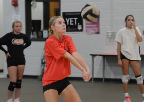 Rising sophomore Blair Allen works on passing during a summer practice. (Photo/Benjamin London)