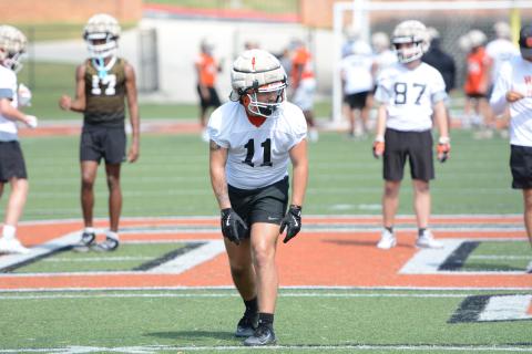 Rising senior tight end Boston Graham lines up before running a route.  (Photo/Benjamin London)