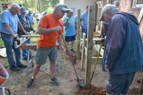 Hart County Golden K, Inc. completed its 900th outdoor ramp Tuesday. The organization has been providing free, ADA-compliant ramps to those in need for nearly 30 years. (Photo by Adriana Cascio)